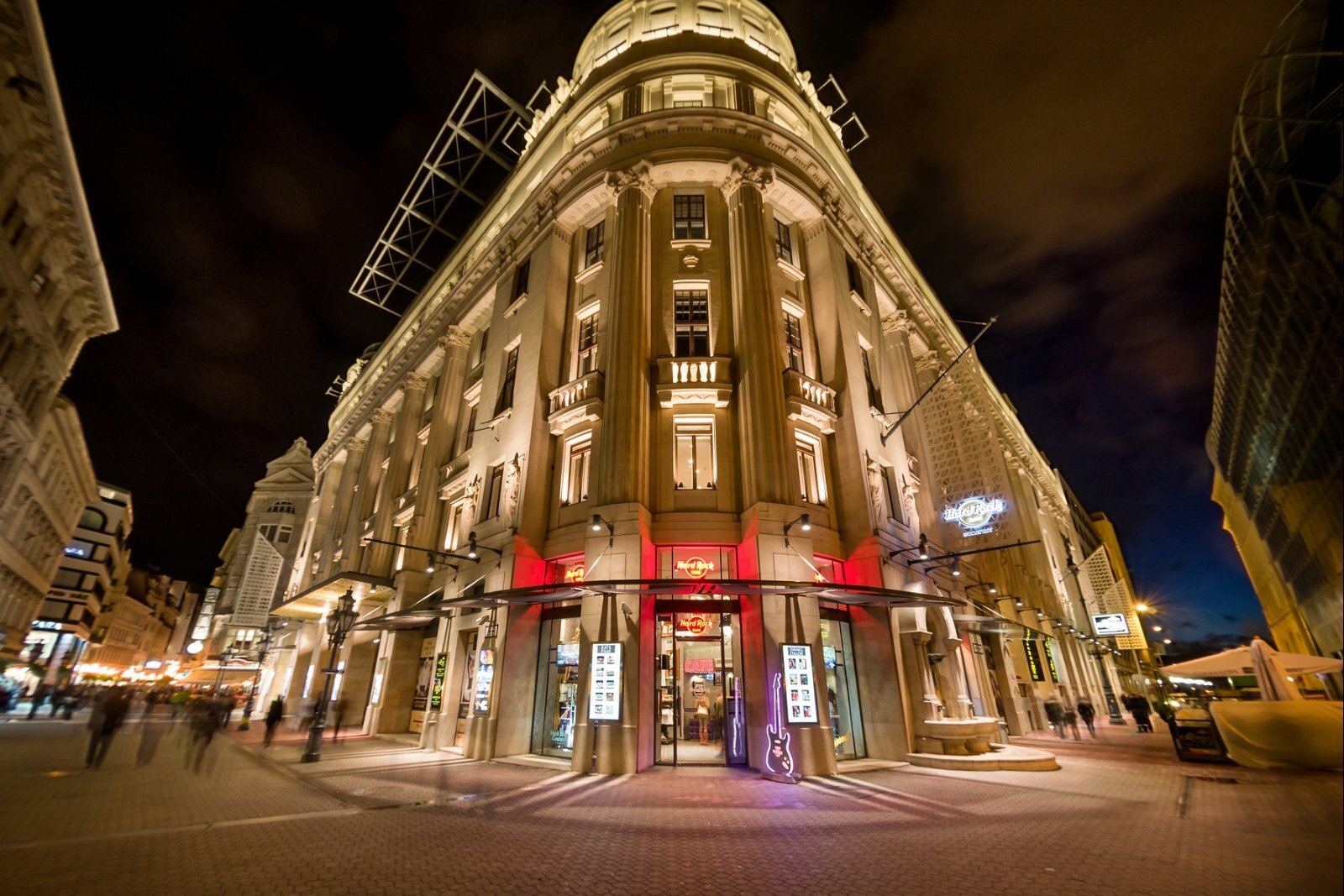 Hard Rock Cafe Budapest Exterior